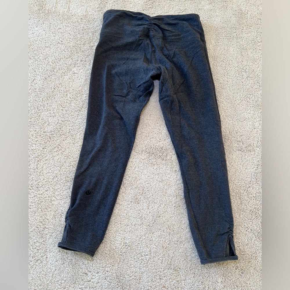 Lululemon dark heather grey cropped leggings.